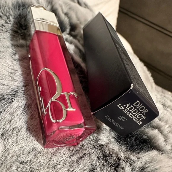 DIOR Addict Lip Maximizer Gloss 007 Raspberry Size 0.2 oz / 6 mL - Picture 10 of 13